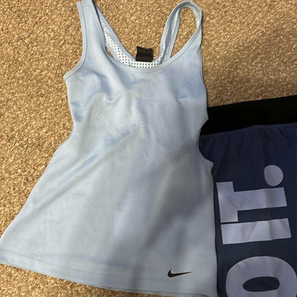 Nike tank and leggings size medium - Picture 2 of 4